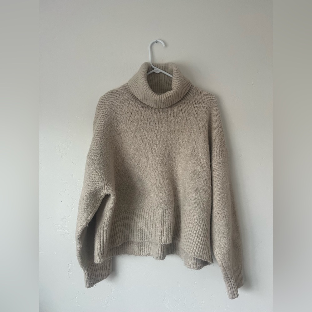 H&M cropped turtleneck sweater